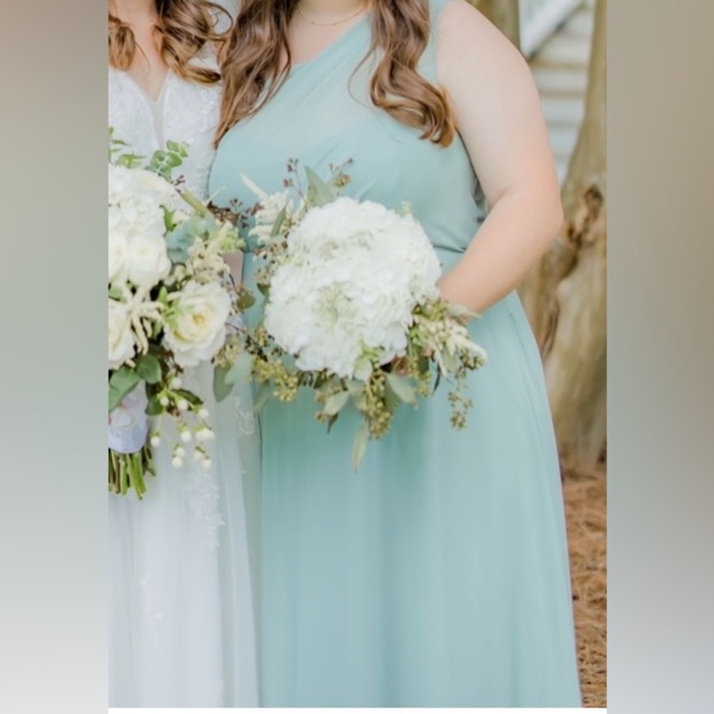 Safe Bridesmaid Dress (Kira style from Birdy Grey). Only worn once.